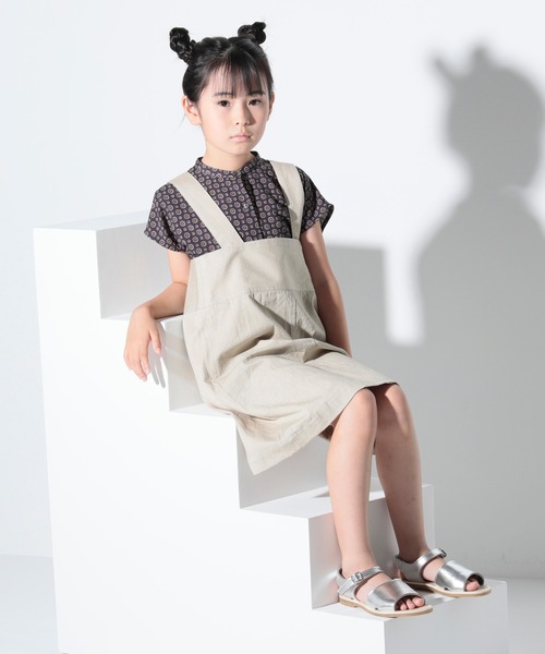 ARCH & LINE(アーチアンドライン)の「コットンオックス ジャンパースカート OXFORD WASHER JUMPER SKIRT(ジャンパースカート・キッズ・スミクロ/ライトベージュ・S/M/L/XL)」の3枚目の写真