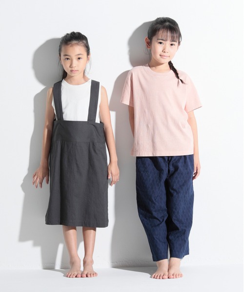 ARCH & LINE(アーチアンドライン)の「コットンオックス ジャンパースカート OXFORD WASHER JUMPER SKIRT(ジャンパースカート・キッズ・スミクロ/ライトベージュ・S/M/L/XL)」の12枚目の写真