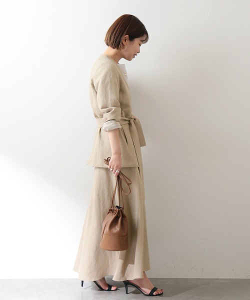 La TOTALITE(ラトータリテ)の「リネン混ベルト付きノーカラージャケット◆(ノーカラージャケット・レディース・ベージュ/ネイビー・38/36)」の18枚目の写真
