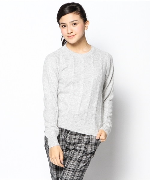 earth music&ecology（アースミュージックアンドエコロジー）の「ケーブルニットプルオーバー（ニット/セーター・レディース・アイボリー/杢グレー/ライトピンク/ライトイエロー/ラベンダー/ブラック・MEDIUM/SMALL）」の3枚目の写真