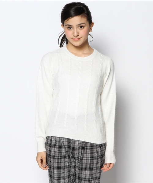 earth music&ecology（アースミュージックアンドエコロジー）の「ケーブルニットプルオーバー（ニット/セーター・レディース・アイボリー/杢グレー/ライトピンク/ライトイエロー/ラベンダー/ブラック・MEDIUM/SMALL）」の7枚目の写真