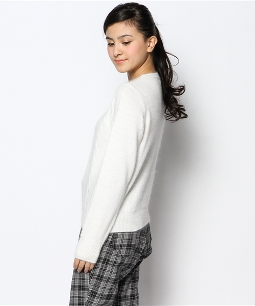 earth music&ecology（アースミュージックアンドエコロジー）の「ケーブルニットプルオーバー（ニット/セーター・レディース・アイボリー/杢グレー/ライトピンク/ライトイエロー/ラベンダー/ブラック・MEDIUM/SMALL）」の8枚目の写真