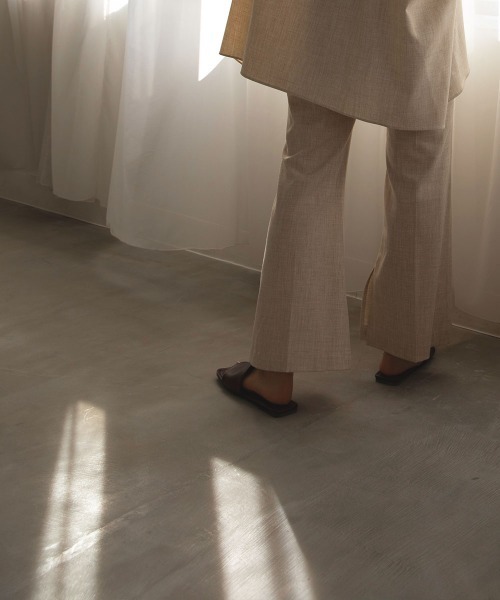 marjour（マージュール）の「CENTER PRESS PANTS（その他パンツ・レディース・アイボリー・M）」の11枚目の写真