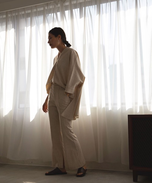 marjour（マージュール）の「CENTER PRESS PANTS（その他パンツ・レディース・アイボリー・M）」の3枚目の写真