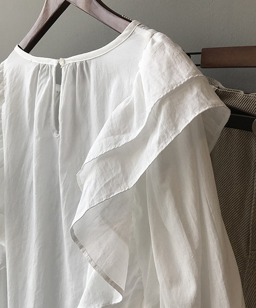 c.u.l（シーユーエル）の「【c.u.l:w】５分袖フリルブラウス culw32（シャツ/ブラウス・レディース・ブルー/ホワイト・L/M）」の5枚目の写真