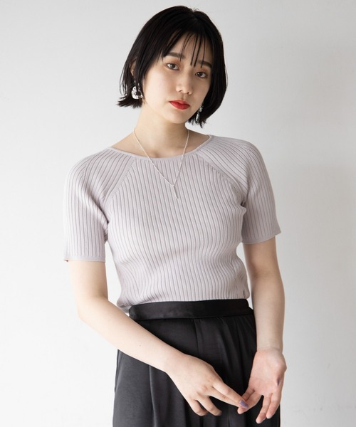 PAGEBOY（ページボーイ）の「ワイドリブニットショートスリーブ（ニット/セーター・レディース・ブラック/オフホワイト/アクア/グレイッシュベージュ・FREE）」の4枚目の写真