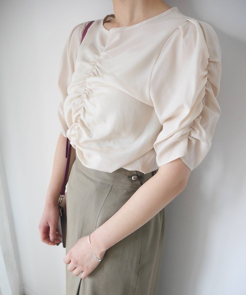 LADYMADE ギャザリングパワショルブラウス LADY MADE - ギャザリングパワショルブラウスの通販 by shop｜レディ