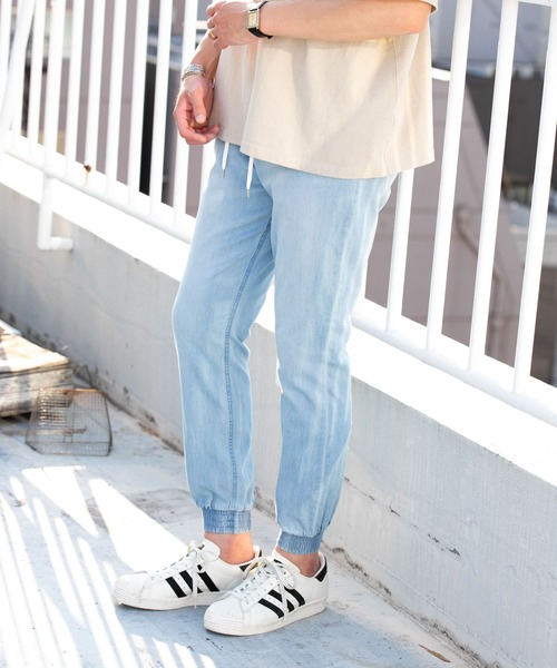 URBAN RESEARCH ROSSO MEN（アーバンリサーチロッソメン）の「ストレッチスキニージョガーデニム（デニムパンツ・メンズ・ライトインディゴブルー/ブラック系その他・SMALL/MEDIUM/LARGE/X-LARGE）」の2枚目の写真