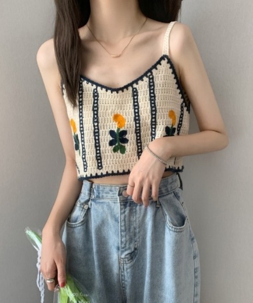 MANGROVE（マングローブ）の「フラワー編みキャミビスチェ（キャミソール・レディース・モカ/ホワイト×ブルー・FREE）」の2枚目の写真