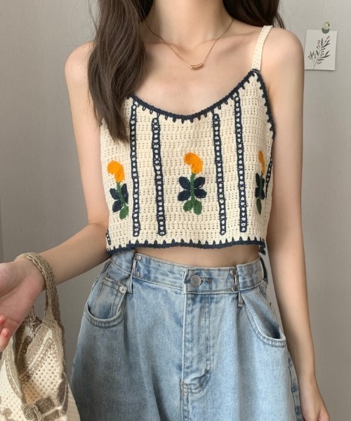 MANGROVE（マングローブ）の「フラワー編みキャミビスチェ（キャミソール・レディース・モカ/ホワイト×ブルー・FREE）」の5枚目の写真