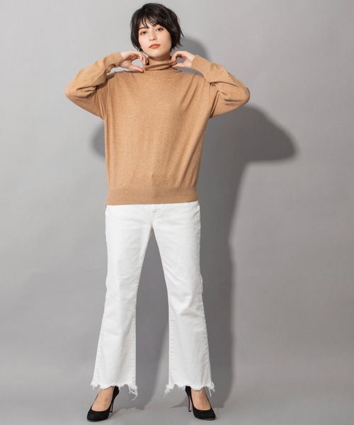 Munich(ミューニック)の「ソフトジャージタートルネックサイドジッププルオーバー(ニット/セーター・レディース・グレー/レッド/アイボリー/ブラック/ベージュ・FREE)」の11枚目の写真