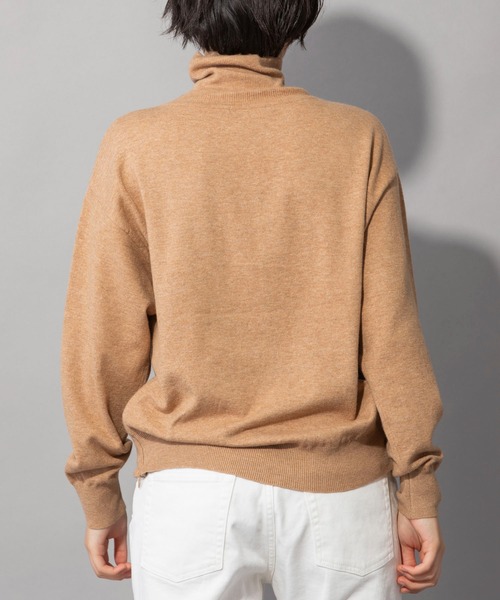 Munich(ミューニック)の「ソフトジャージタートルネックサイドジッププルオーバー(ニット/セーター・レディース・グレー/レッド/アイボリー/ブラック/ベージュ・FREE)」の16枚目の写真