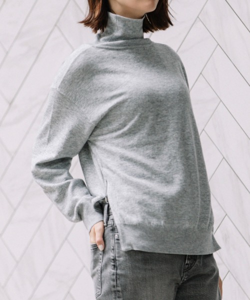 Munich(ミューニック)の「ソフトジャージタートルネックサイドジッププルオーバー(ニット/セーター・レディース・グレー/レッド/アイボリー/ブラック/ベージュ・FREE)」の19枚目の写真