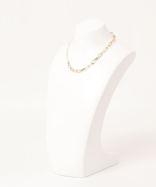 AZUL by moussy（アズールバイマウジー）の「FAUX PEARL×CHAIN NECKLACE/フェイクパール×チェーンネックレス（ネックレス・レディース・ゴールド系その他/シルバー・FREE）」の3枚目の写真