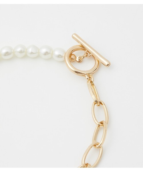 AZUL by moussy（アズールバイマウジー）の「FAUX PEARL×CHAIN NECKLACE/フェイクパール×チェーンネックレス（ネックレス・レディース・ゴールド系その他/シルバー・FREE）」の5枚目の写真