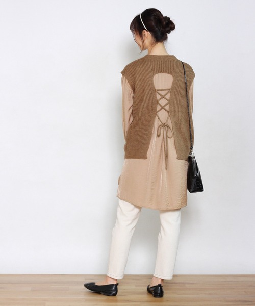 Crisp yours（クリスプユアーズ）の「【WEB限定】バックレースアップニットベスト（ベスト・レディース・ブラウン/アイボリー・FREE）」の18枚目の写真