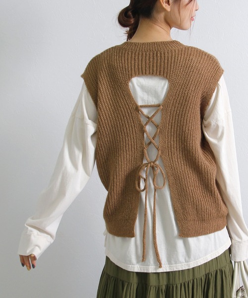 Crisp yours（クリスプユアーズ）の「【WEB限定】バックレースアップニットベスト（ベスト・レディース・ブラウン/アイボリー・FREE）」の15枚目の写真
