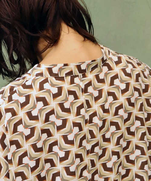 BKhome（ビーケーホーム）の「レトロプリントブラウス（シャツ/ブラウス・レディース・ベージュ/イエロー・FREE）」の3枚目の写真