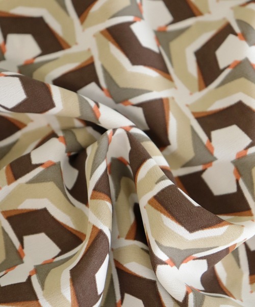 BKhome（ビーケーホーム）の「レトロプリントブラウス（シャツ/ブラウス・レディース・ベージュ/イエロー・FREE）」の7枚目の写真