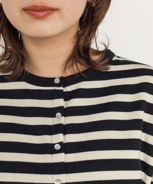 w closet（ダブルクローゼット）の「パールドットボタンスエットクルーカーディガン（カーディガン/ボレロ・レディース・ブラック/ダークグリーン/レッド/アイボリー/ブラック×ホワイト・FREE）」の11枚目の写真