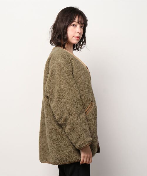 Alpha Industries（アルファインダストリーズ）の「ALPHA INDUSTRIES リバーシブル ボア×キルトジャケット/2WAY（ユニセックス対応）（ノーカラージャケット・レディース・ブラック/カーキ/ベージュ・M/S）」の7枚目の写真