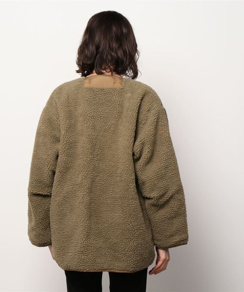 Alpha Industries（アルファインダストリーズ）の「ALPHA INDUSTRIES リバーシブル ボア×キルトジャケット/2WAY（ユニセックス対応）（ノーカラージャケット・レディース・ブラック/カーキ/ベージュ・M/S）」の8枚目の写真