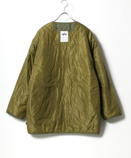 Alpha Industries（アルファインダストリーズ）の「ALPHA INDUSTRIES リバーシブル ボア×キルトジャケット/2WAY（ユニセックス対応）（ノーカラージャケット・レディース・ブラック/カーキ/ベージュ・M/S）」の22枚目の写真