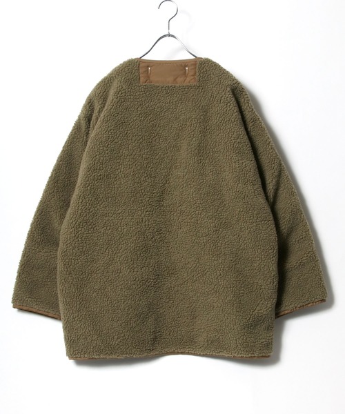 Alpha Industries（アルファインダストリーズ）の「ALPHA INDUSTRIES リバーシブル ボア×キルトジャケット/2WAY（ユニセックス対応）（ノーカラージャケット・レディース・ブラック/カーキ/ベージュ・M/S）」の15枚目の写真