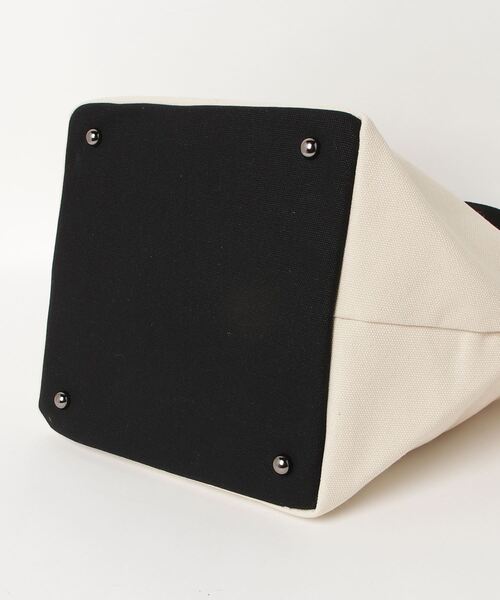 MAISON BREEZE（メゾンブリーズ）の「コンパクトながら中はポケット豊富の強い味方◎【MAISON BREEZE】デイリーキャンバスランチトート KNF（トートバッグ・レディース・ホワイト/グリーン・FREE）」の11枚目の写真