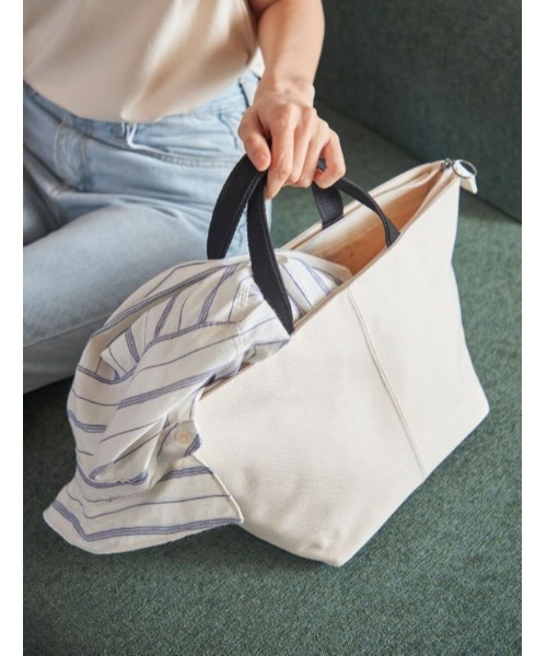 MAISON BREEZE（メゾンブリーズ）の「コンパクトながら中はポケット豊富の強い味方◎【MAISON BREEZE】デイリーキャンバスランチトート KNF（トートバッグ・レディース・ホワイト/グリーン・FREE）」の4枚目の写真