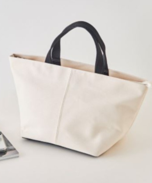 MAISON BREEZE（メゾンブリーズ）の「コンパクトながら中はポケット豊富の強い味方◎【MAISON BREEZE】デイリーキャンバスランチトート KNF（トートバッグ・レディース・ホワイト/グリーン・FREE）」の9枚目の写真