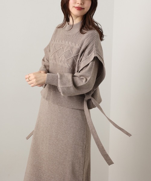natural couture(ナチュラルクチュール)の「【WEB限定カラー有り】ケーブルベスト×ニットワンピースセット(ワンピース・レディース・チャコールグレー/オフホワイト/ピンク/モカ/ラベンダー・FREE)」の4枚目の写真