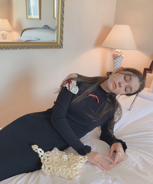 lissi Boutique（リージーブティック）の「【lissi Boutique】肩開きプチハイニットタイトワンピース（ワンピース・レディース・ホワイト/ブラック・FREE）」の13枚目の写真