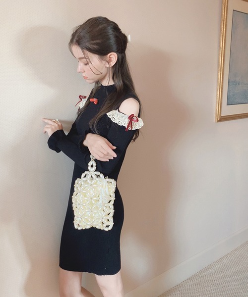 lissi Boutique（リージーブティック）の「【lissi Boutique】肩開きプチハイニットタイトワンピース（ワンピース・レディース・ホワイト/ブラック・FREE）」の14枚目の写真