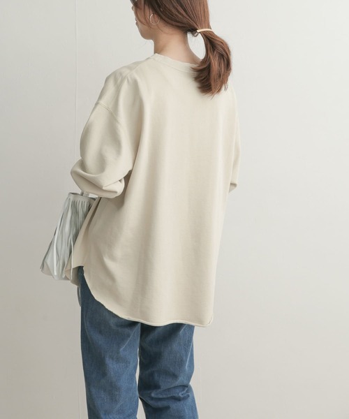 URBAN RESEARCH DOORS（アーバンリサーチドアーズ）の「ピグメントプリントスウェット（スウェット・レディース・チャコールグレー/ライトベージュ/ライトカーキ・1）」の8枚目の写真