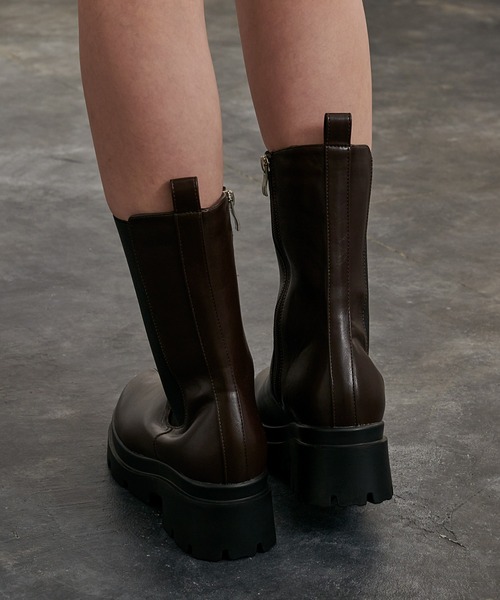 Ezick(エジック)の「美脚トラックソールサイドゴアブーツ(ブーツ・レディース・ブラック/ブラウン・MEDIUM/LARGE)」の6枚目の写真