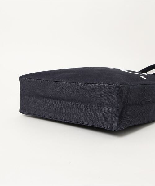 A.P.C.（アーペーセー）の「TOTE LAURE（トートバッグ・メンズ・ネイビー・ONESIZE）」の4枚目の写真