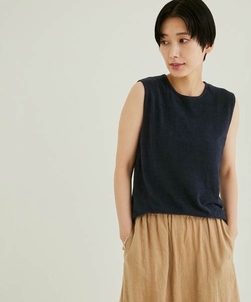 SALON adam et rope'（サロン アダム エ ロペ）の「【極上の肌ざわり】ノースリーブT-SHIRTS -CreamyCotton /クリーミーコットン-（Tシャツ/カットソー・レディース・ピンク/オレンジ/ホワイト系その他2/オフホワイト/ライトグリーン/ブラック系その他・FREE）」の4枚目の写真