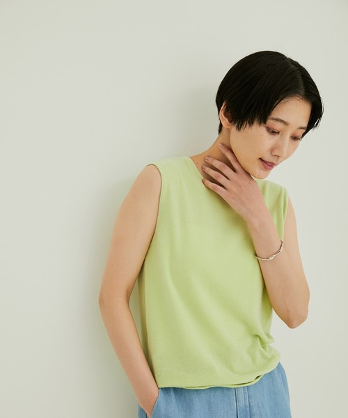 SALON adam et rope'（サロン アダム エ ロペ）の「【極上の肌ざわり】ノースリーブT-SHIRTS -CreamyCotton /クリーミーコットン-（Tシャツ/カットソー・レディース・ピンク/オレンジ/ホワイト系その他2/オフホワイト/ライトグリーン/ブラック系その他・FREE）」の5枚目の写真