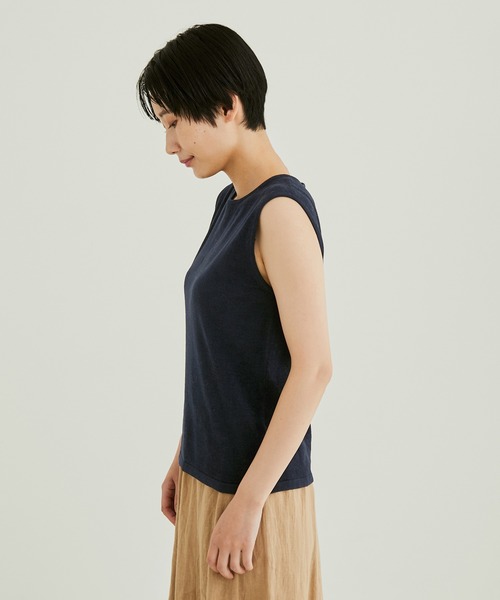 SALON adam et rope'（サロン アダム エ ロペ）の「【極上の肌ざわり】ノースリーブT-SHIRTS -CreamyCotton /クリーミーコットン-（Tシャツ/カットソー・レディース・ピンク/オレンジ/ホワイト系その他2/オフホワイト/ライトグリーン/ブラック系その他・FREE）」の15枚目の写真