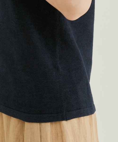 SALON adam et rope'（サロン アダム エ ロペ）の「【極上の肌ざわり】ノースリーブT-SHIRTS -CreamyCotton /クリーミーコットン-（Tシャツ/カットソー・レディース・ピンク/オレンジ/ホワイト系その他2/オフホワイト/ライトグリーン/ブラック系その他・FREE）」の11枚目の写真