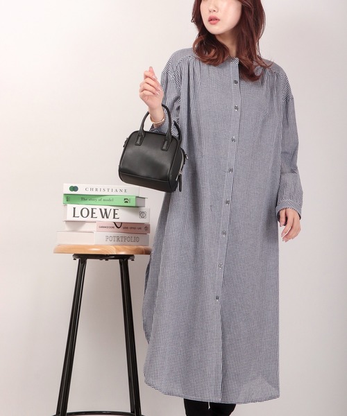 送料無　新作　上質ギマ擬麻コットン　小ぶりな丸襟　変形 ボタンライン　ロング シャツ ワンピース ラウンド裾 ネイビー F25A 送料無料）新作 上質ギマ擬麻コットン 小ぶりな丸襟 変形 ボタン