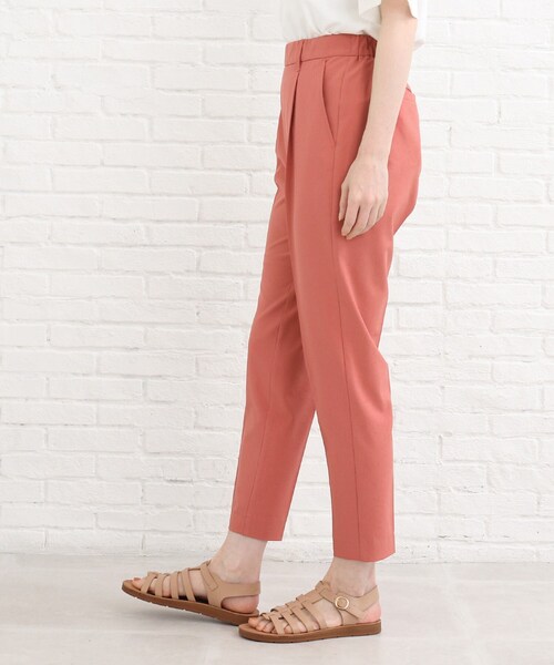 SHOO・LA・RUE(シューラルー)の「◆【接触冷感/洗濯機可/SS-3L】サマータックテーパードパンツ(その他パンツ・レディース・ナチュラル/ブルー/ブラック/ベージュ/ピンク系・10/05/03/02/04/01)」の13枚目の写真