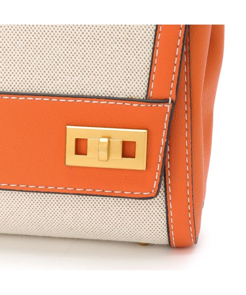 Guess（ゲス）の「KATEY Flap Shoulder Bag（ショルダーバッグ・レディース・ブラック/オレンジ/キャメル・ONE SIZE）」の10枚目の写真