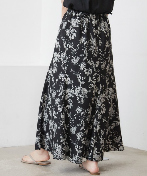 INCEDE(インシード)の「単色フラワープリント ブッチャースカート(スカート・レディース・ブラック/ブラウン/ブルー・LL/3L/4L/TL/M)」の8枚目の写真