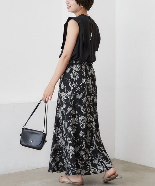 INCEDE(インシード)の「単色フラワープリント ブッチャースカート(スカート・レディース・ブラック/ブラウン/ブルー・LL/3L/4L/TL/M)」の12枚目の写真