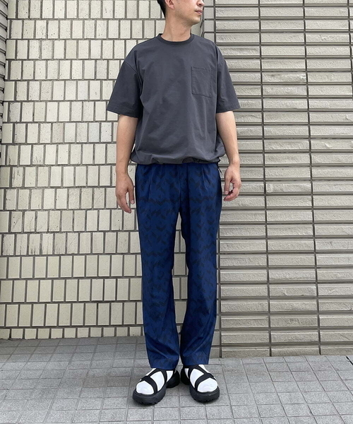 a.v.v（アーヴェヴェ）の「【S-XXL】ドローコード付きワイドシルエットカットソー（セットアップ対応）（Tシャツ/カットソー・メンズ・ブラック/ホワイト/チャコールグレー・48/50/46/44/52）」の14枚目の写真