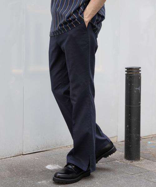 niko and...(ニコアンド)の「綿麻スリットフレアパンツ(スラックス・メンズ・グリーン/ネイビー・LARGE/MEDIUM)」の1枚目の写真