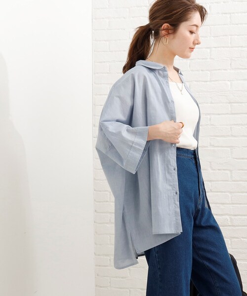 SHOO・LA・RUE(シューラルー)の「◆ポンチョ風前あきシャツ(シャツ/ブラウス・レディース・ライトブルー/カーキ/オレンジ/ホワイト系・00)」の7枚目の写真