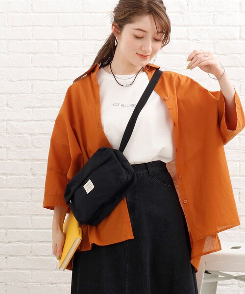 SHOO・LA・RUE(シューラルー)の「◆ポンチョ風前あきシャツ(シャツ/ブラウス・レディース・ライトブルー/カーキ/オレンジ/ホワイト系・00)」の13枚目の写真